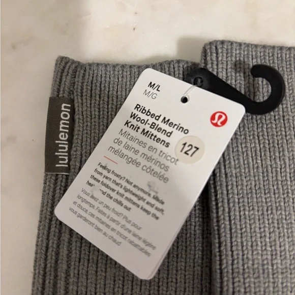 Lululemon Athletica Gray wool blend Knit Men's Gloves - Picture 2 of 2
